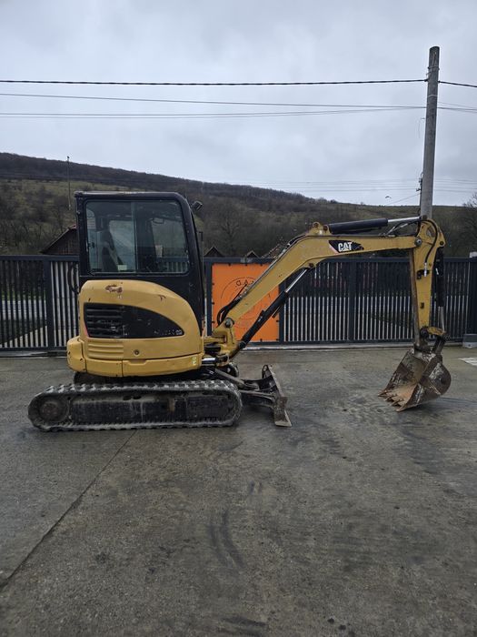 Vand miniexcavator Caterpillar 303 3200 kg