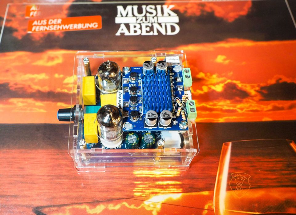 Лампов Усилвател TUBE AMPLIFIER 6J1P