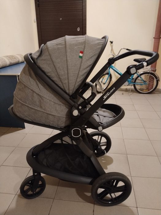 Коляска и автокресло фирмы Skillmax