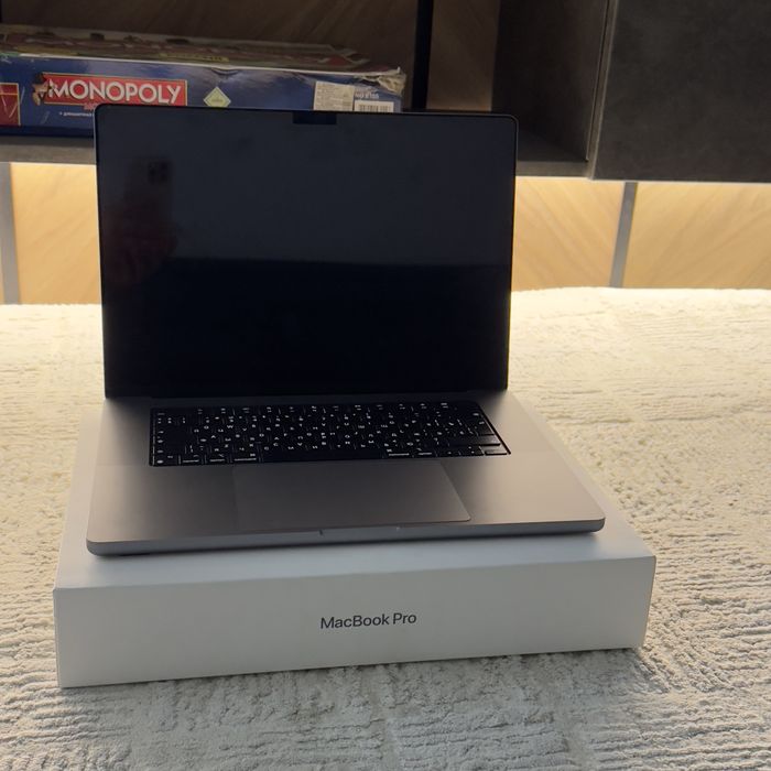 Macbook Pro M1 Pro 2022 16/512гб 16" 90% акб 280 циклов ЕАС