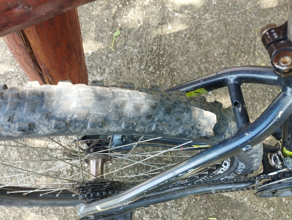 Vând urgent bicicleta, roti 27.5 , Rockrider st530