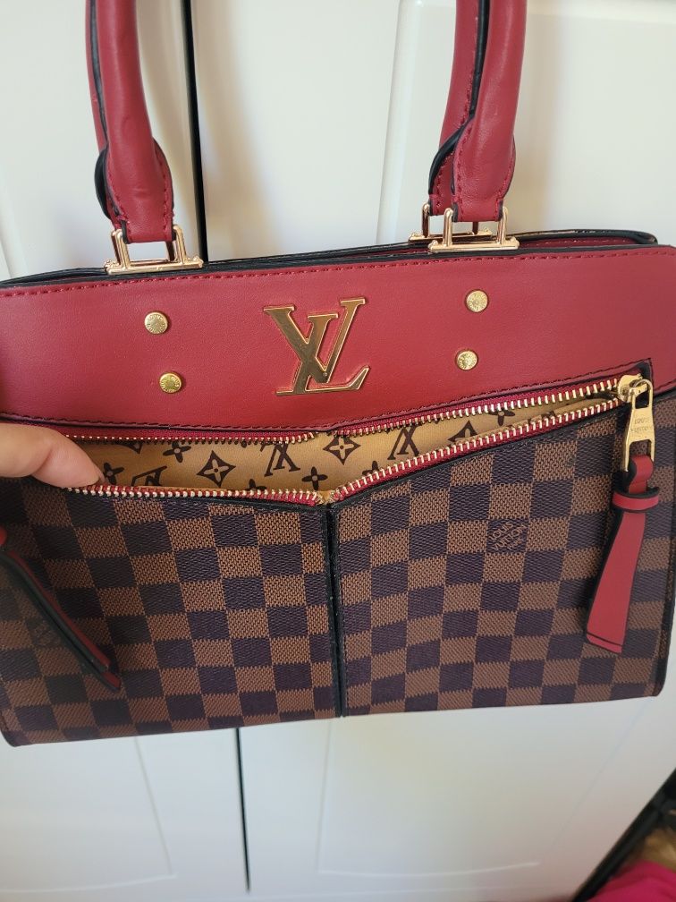 Чанта Louise Vuitton кафяво с червено неизползвана
