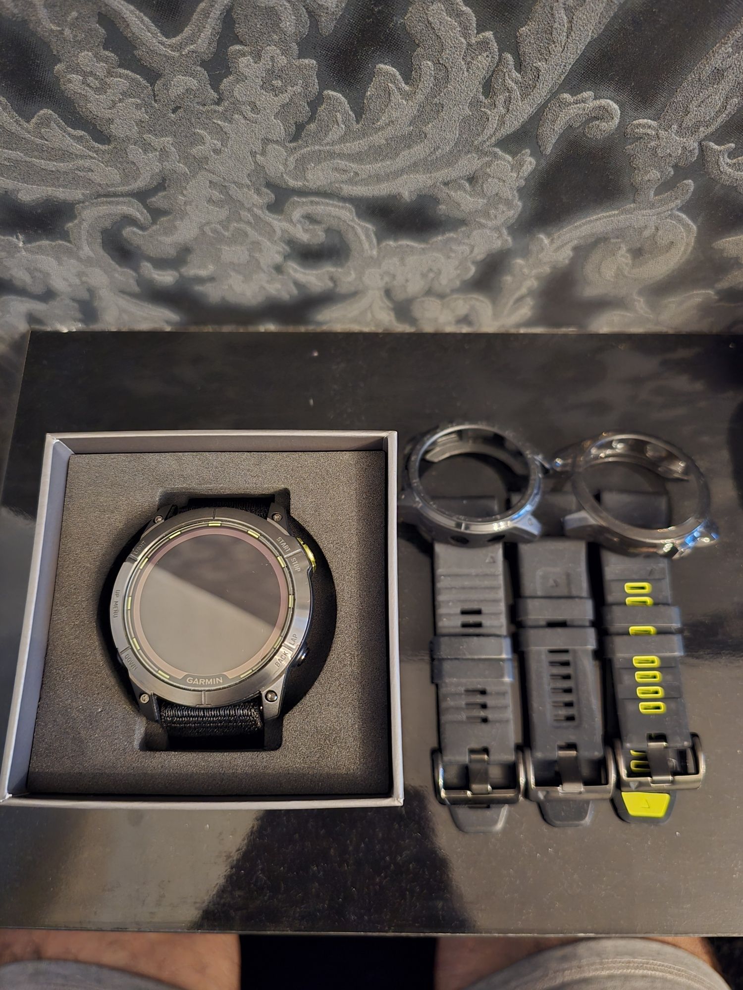 Продавам Garmin Enduro 2