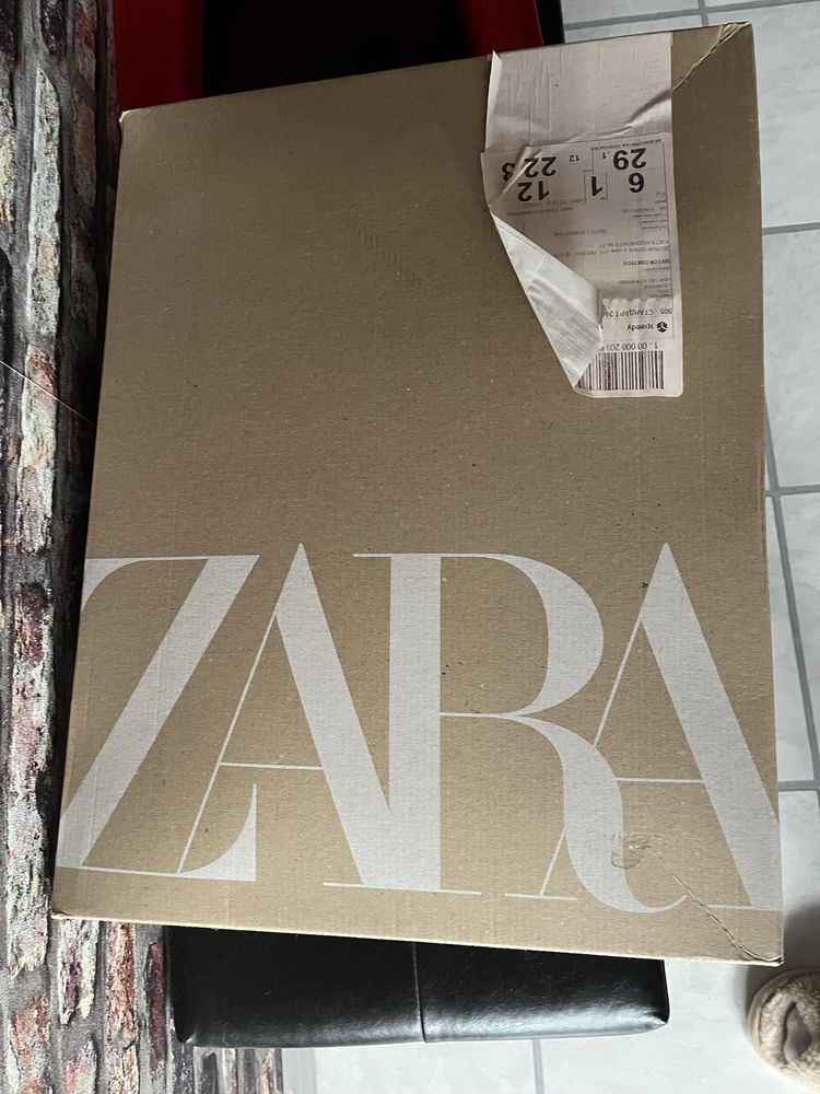 Пухено яке ZARA с качулка младежко