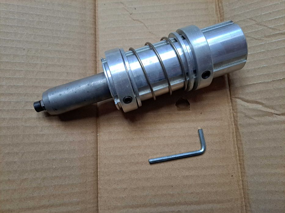 Adaptor pentru mașini CNC