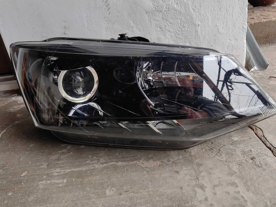Фар Skoda Fabia LED десен / Фар Шкода Фабиа Оригинален