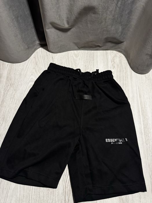 shorts essentials negri marimea m noi cu eticheta