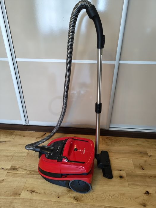 Aspirator cu spălare Bosch BWD421PET – stare excelentă, folosit foarte