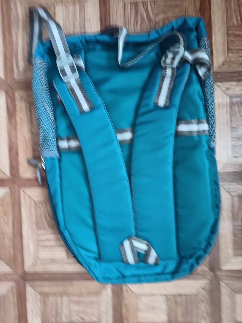 Новый удобный рюкзак . Цвет как на фото .