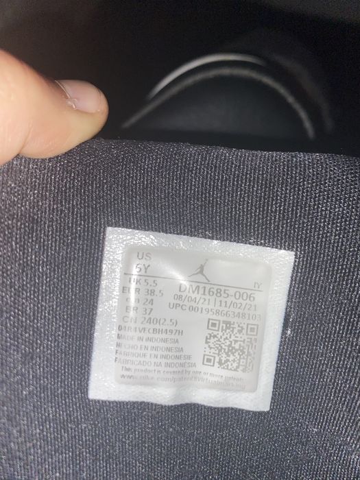 Jordani 6,stare buna ,originali ,purtați de 2 ori,mesaj in privat