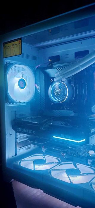 Топ Геймърско РС I5 14600K/Z690/32Gb/2TB SSD/RTX 4070 Super/Гаранция