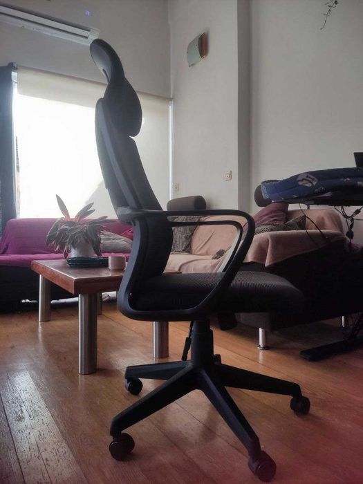 Ергономичен офис стол