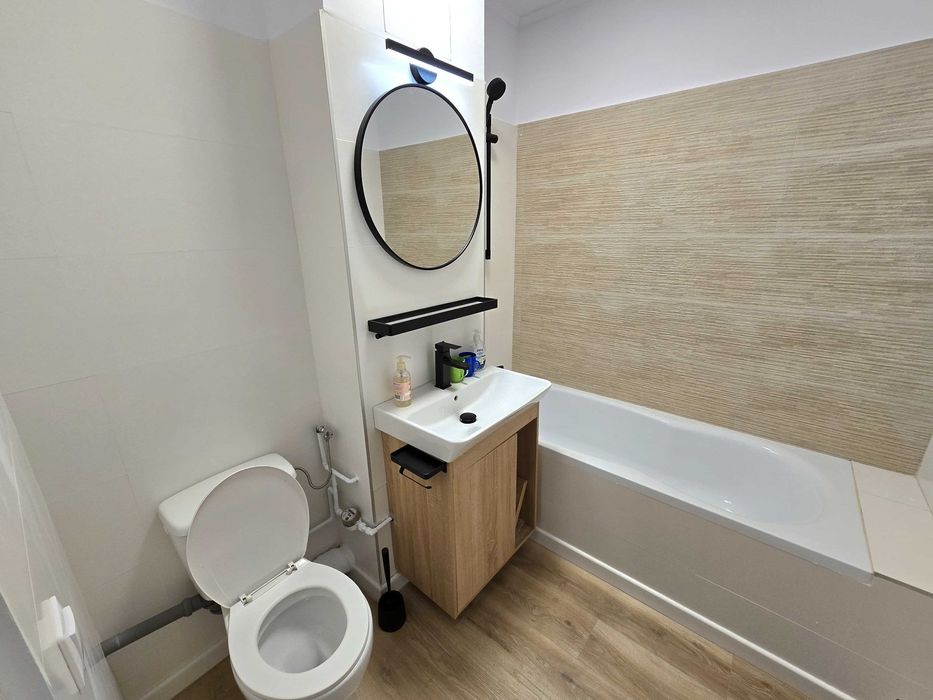 Inchiriez apartament 3 camere, zona centrala (Dioda) - 480 Eur/luna