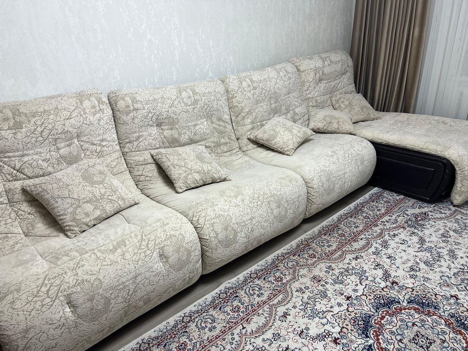 Продам диван в гостиную