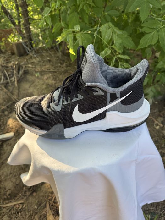 Nike Air Max marime 46, pentru tenis de camp