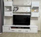 Vand mobila living