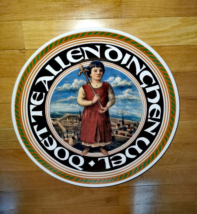 Антикварна чиния духано стъкло ръчно рисувано дизайнер Пеги Кар супер