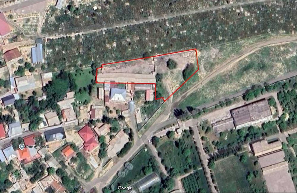 Продается земля в Чирчике с цехом 600 кв/м  (общая площадь 52 соток)