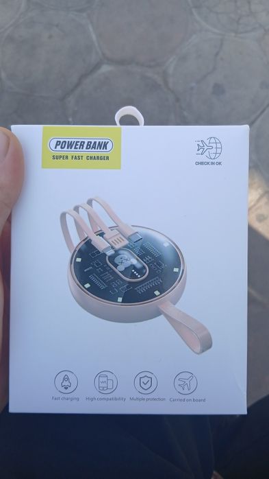 Продам смарт чисы и наушники  и парабанк  за все 20000т