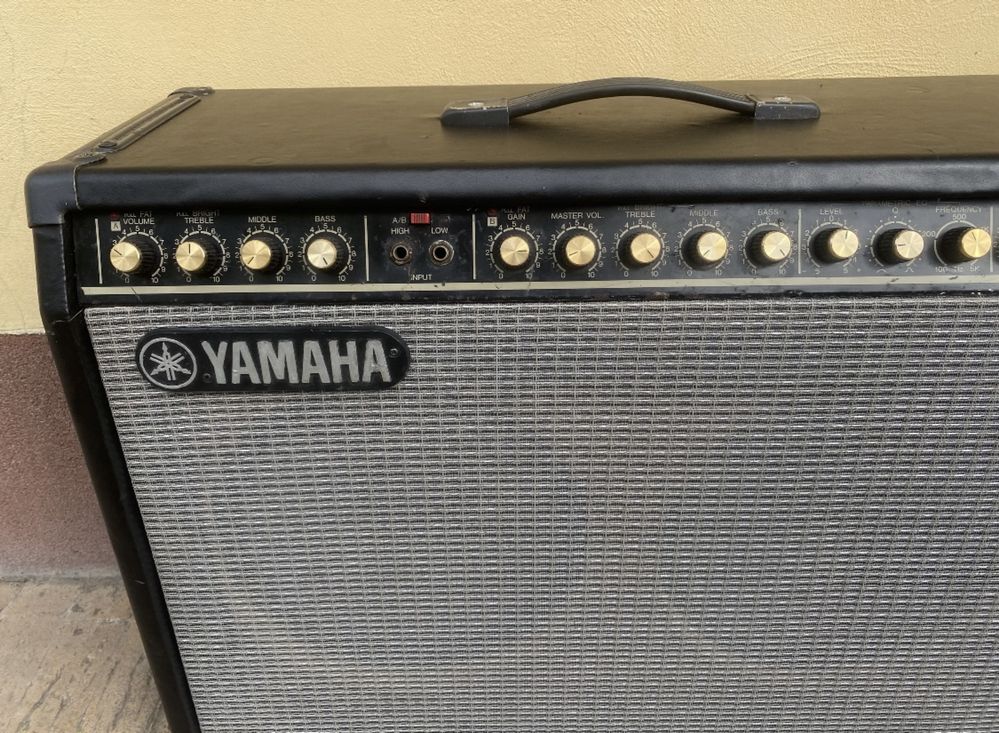 Yamaha G100-212 II amplificator chitara