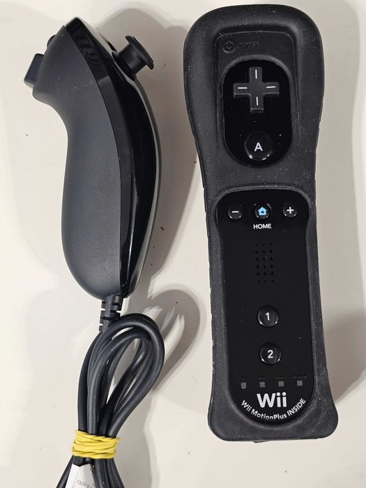 Consola Nintendo Wii Neagra + Motionplus inside RVL 001 EUR