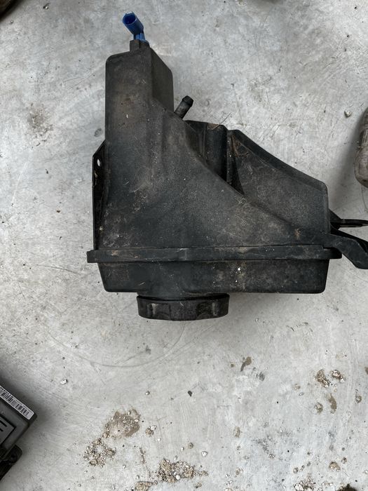 Казанче антифриз дизел бмв е90 е91 е92 е87 е81