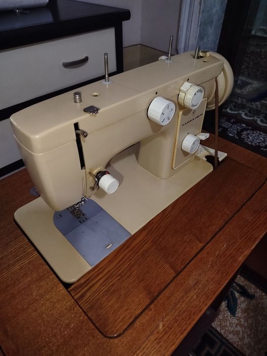 Швейная машина Чайка 142М