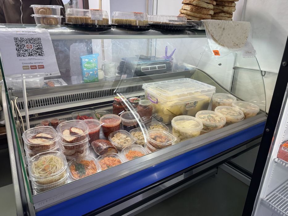 Витринный холодильник в отличном состоянии