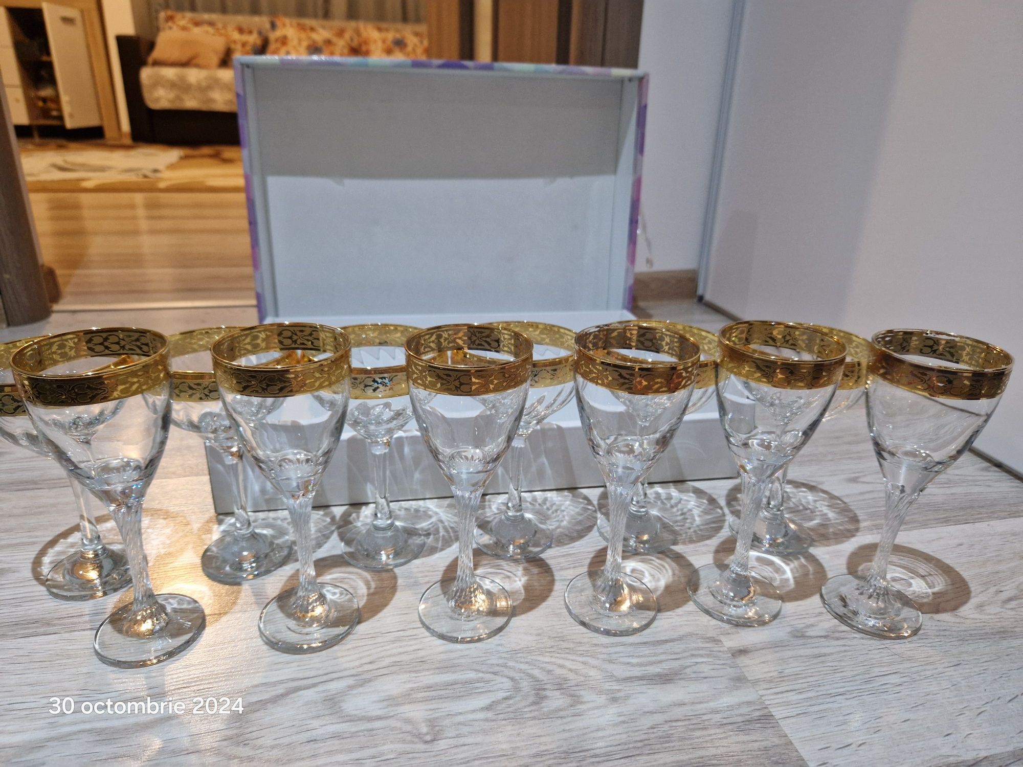 Pahare Royal Crystal cu margine aurie