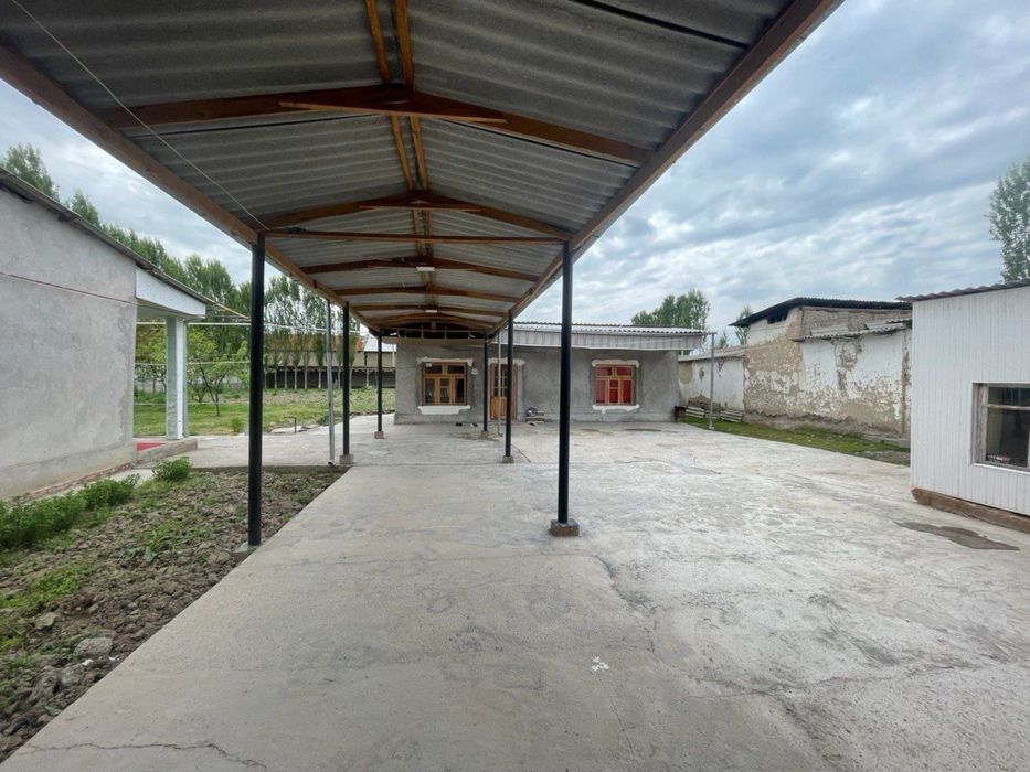 Oqqorgonda uy sotiladi