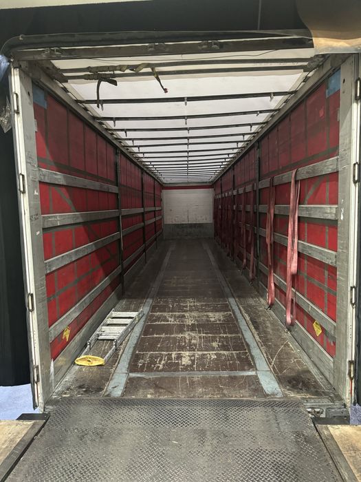 De vanzare : Semiremorca Schmitz .