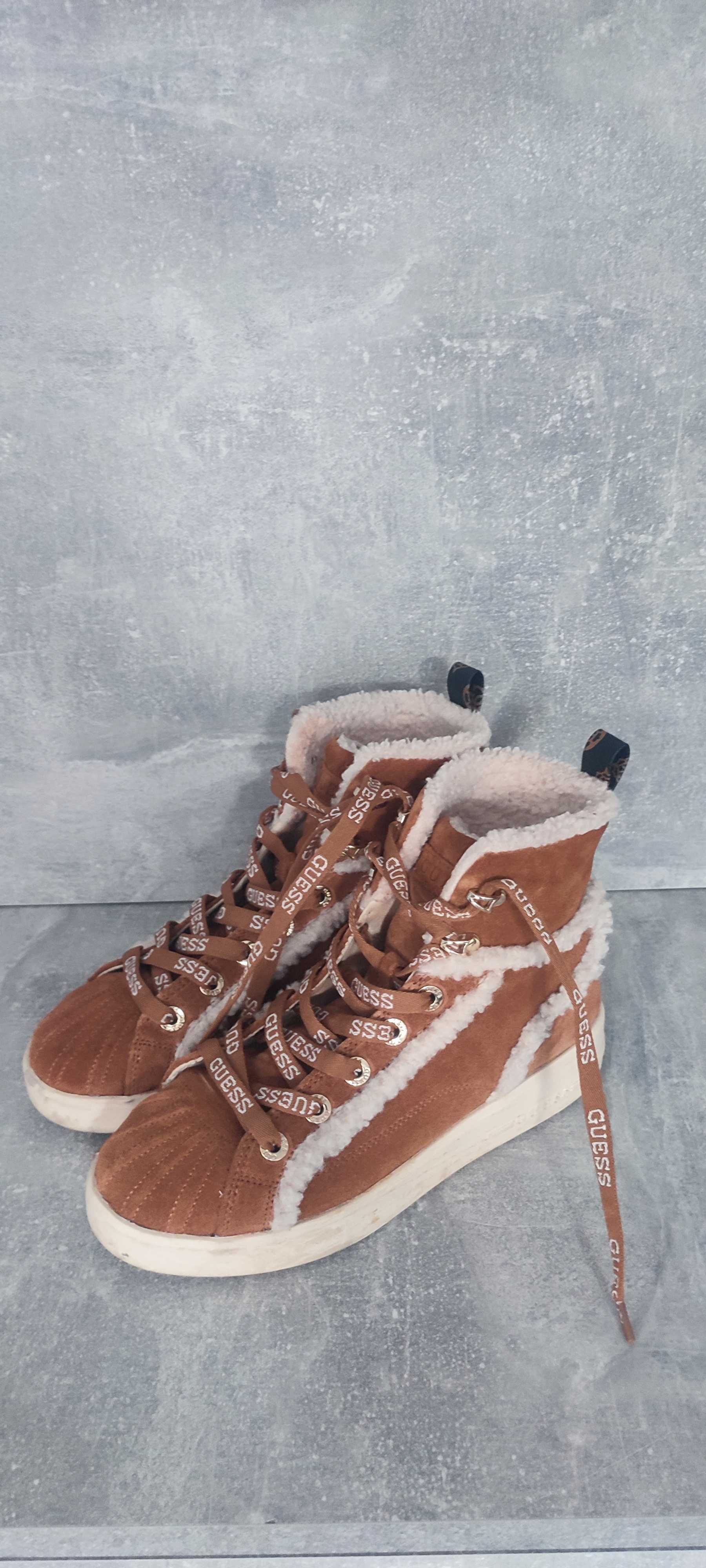 Зимни боти GUESS - Естествен велур