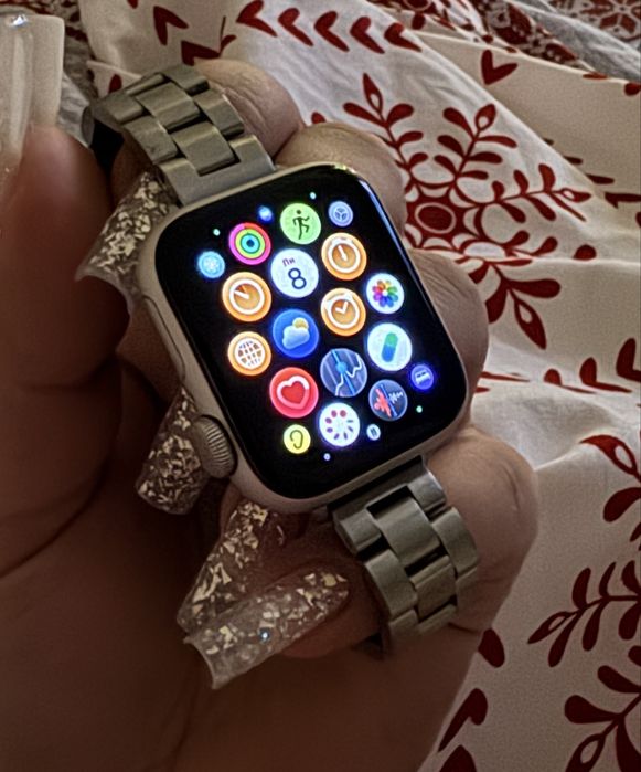 Продам Apple watch se