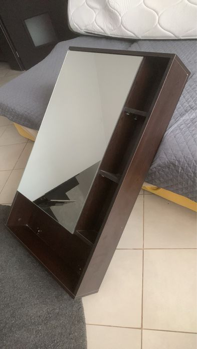 Продавам стене шкаф