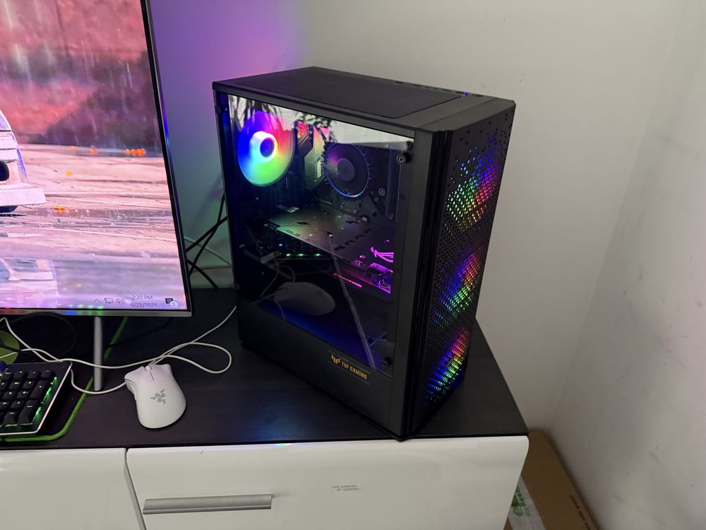 Vand schimb PC Gaming i5 16Gb Ram GTX 1070 8Gb SSD 512Gb RGB