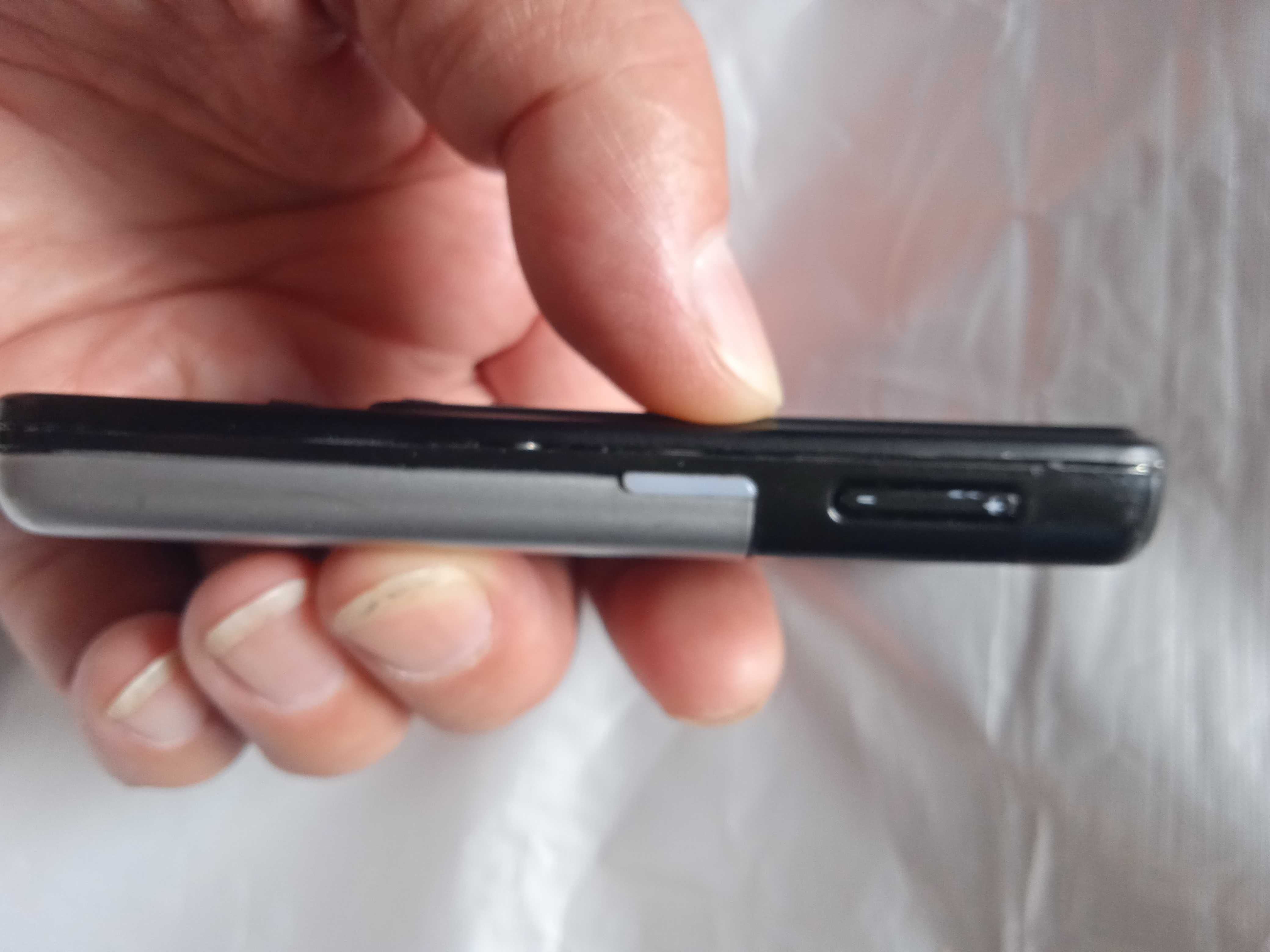 Продаеться Nokia 6300