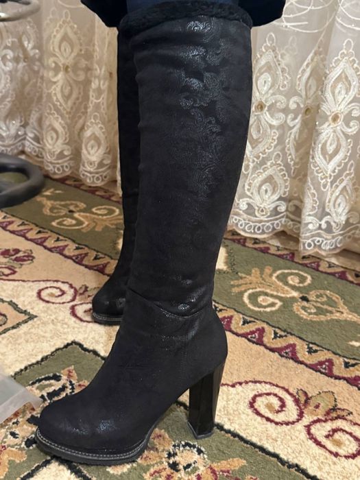 Пальто 250мын етик 250мын