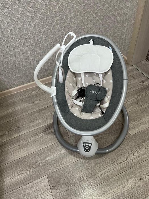 Продам детскую коляску, шезлонг, стульчик для кормления