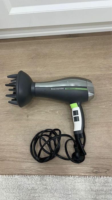 Продам фен remington