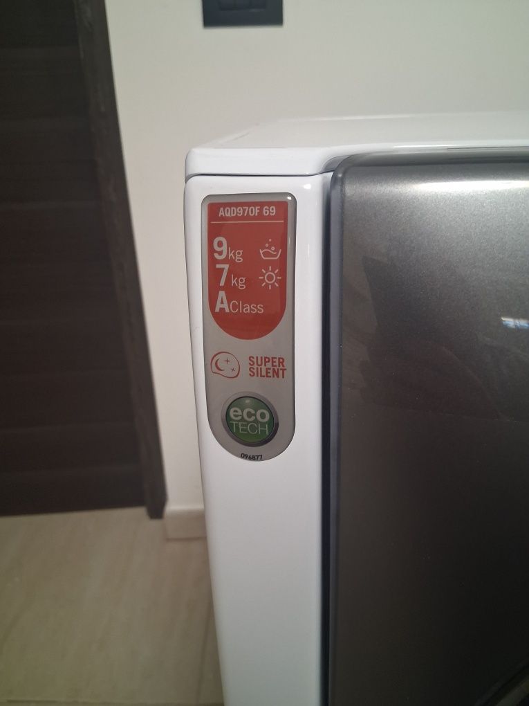 Mașină de spălat rufe frontală cu uscător