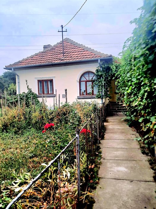 Casă de vânzare in Oeștii Pământeni jud. ARGEȘ. 70.000 euro negociabil