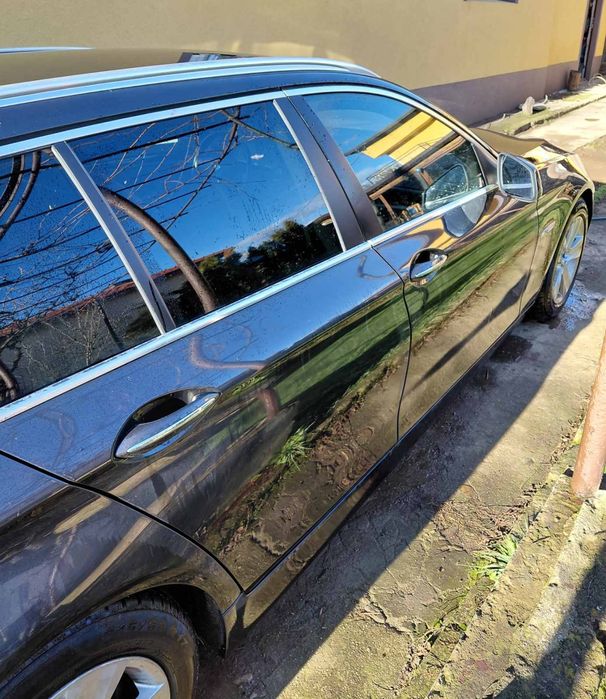 Автомобил  BMW 525