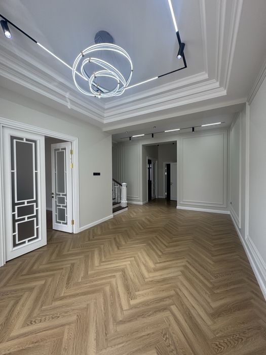 Продаётся Евродом Луначарский.