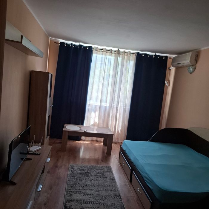 Persoana fizica, închiriez garsoniera