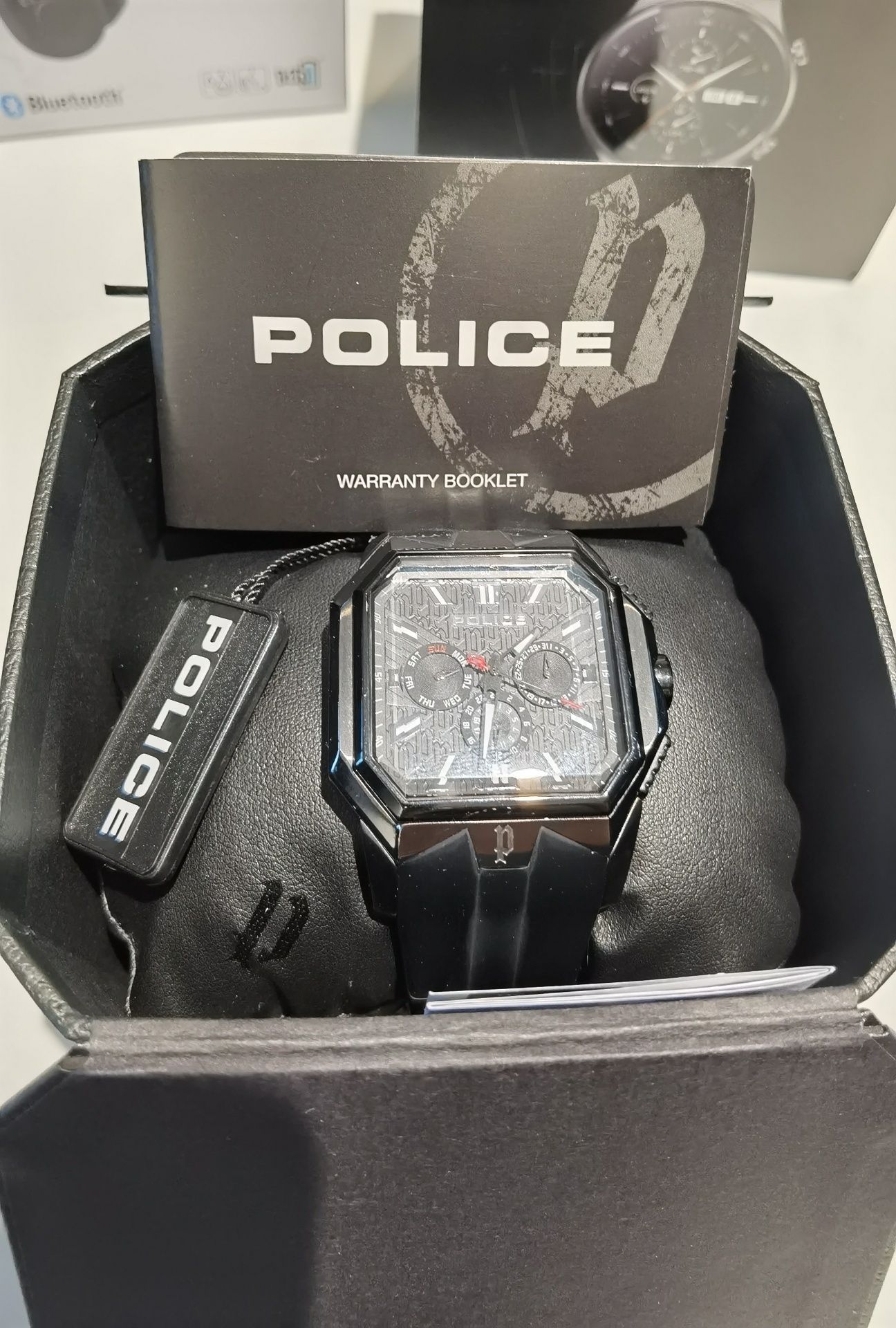 Часовник Police black edition