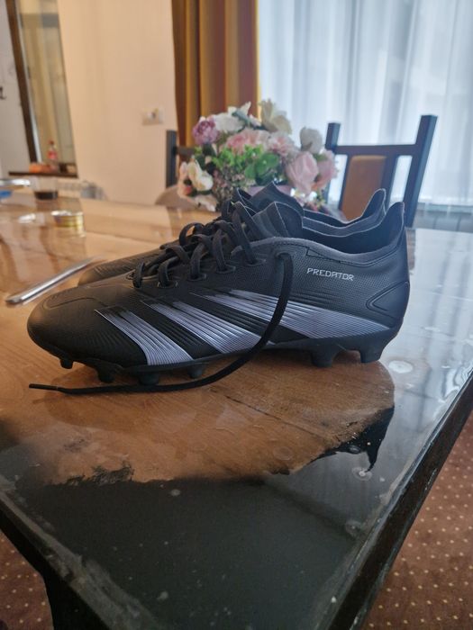 Ghete fotbal adidas predator