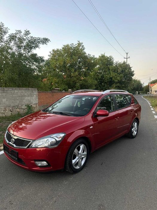 Kia ceed 1.6 Diezel 2012