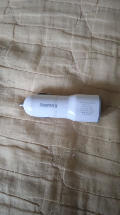 Зарядка Remax  автомашины