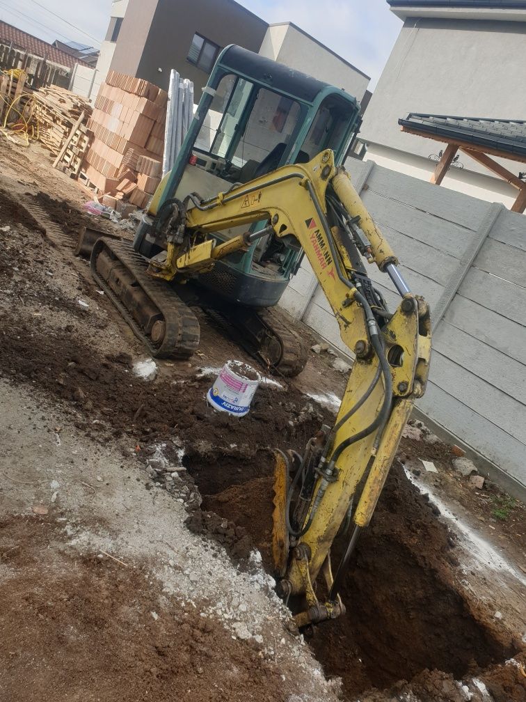 Miniexcavator săpături picon spargere beton  bobcat nivelare pamant