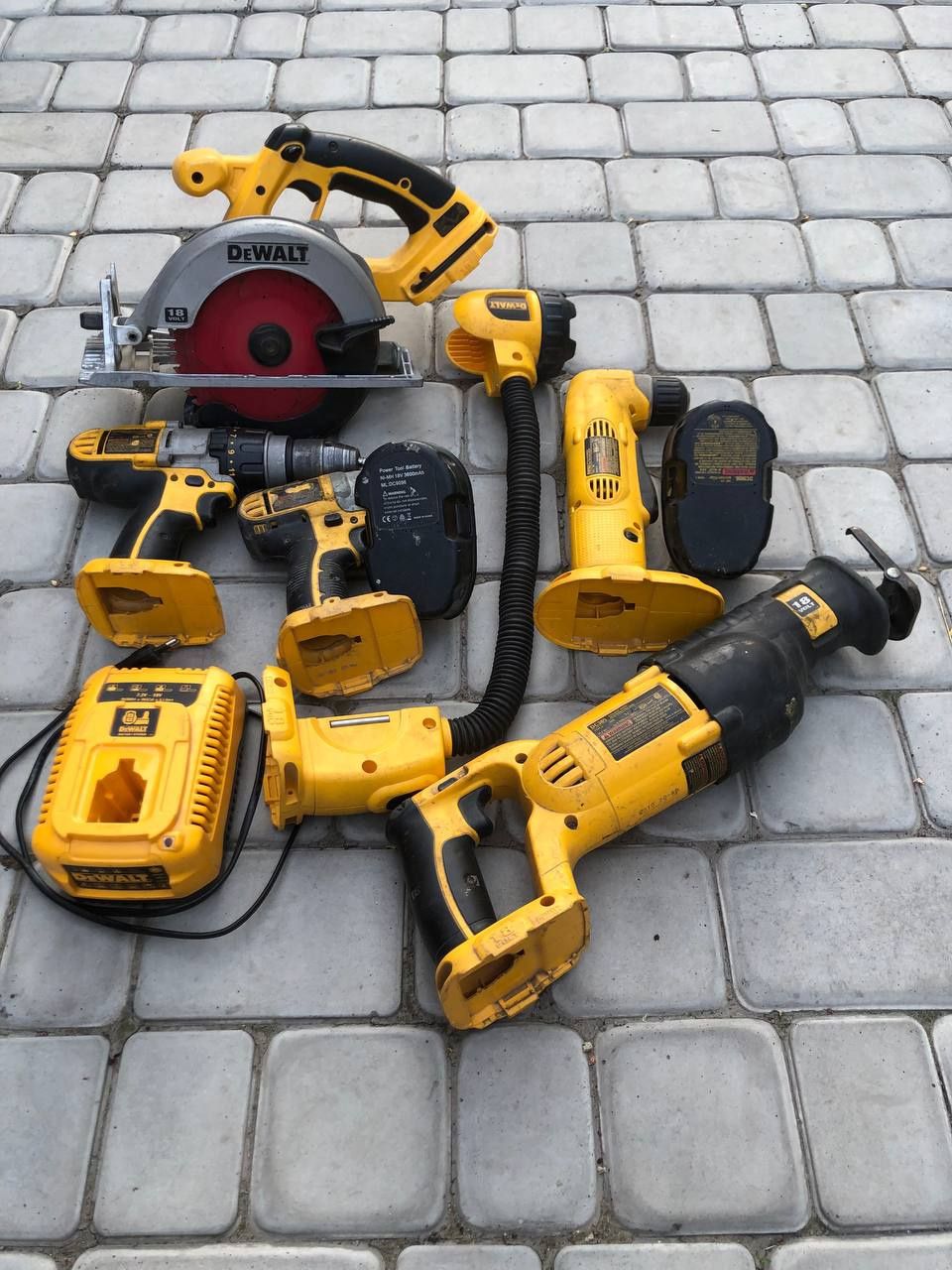 Dewalt инструмент